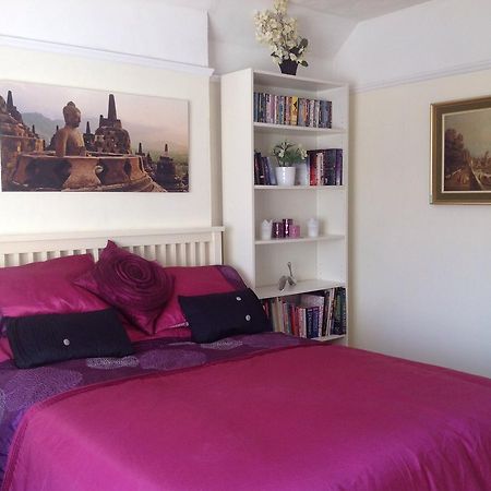 Shepperton Guesthouse ภายนอก รูปภาพ